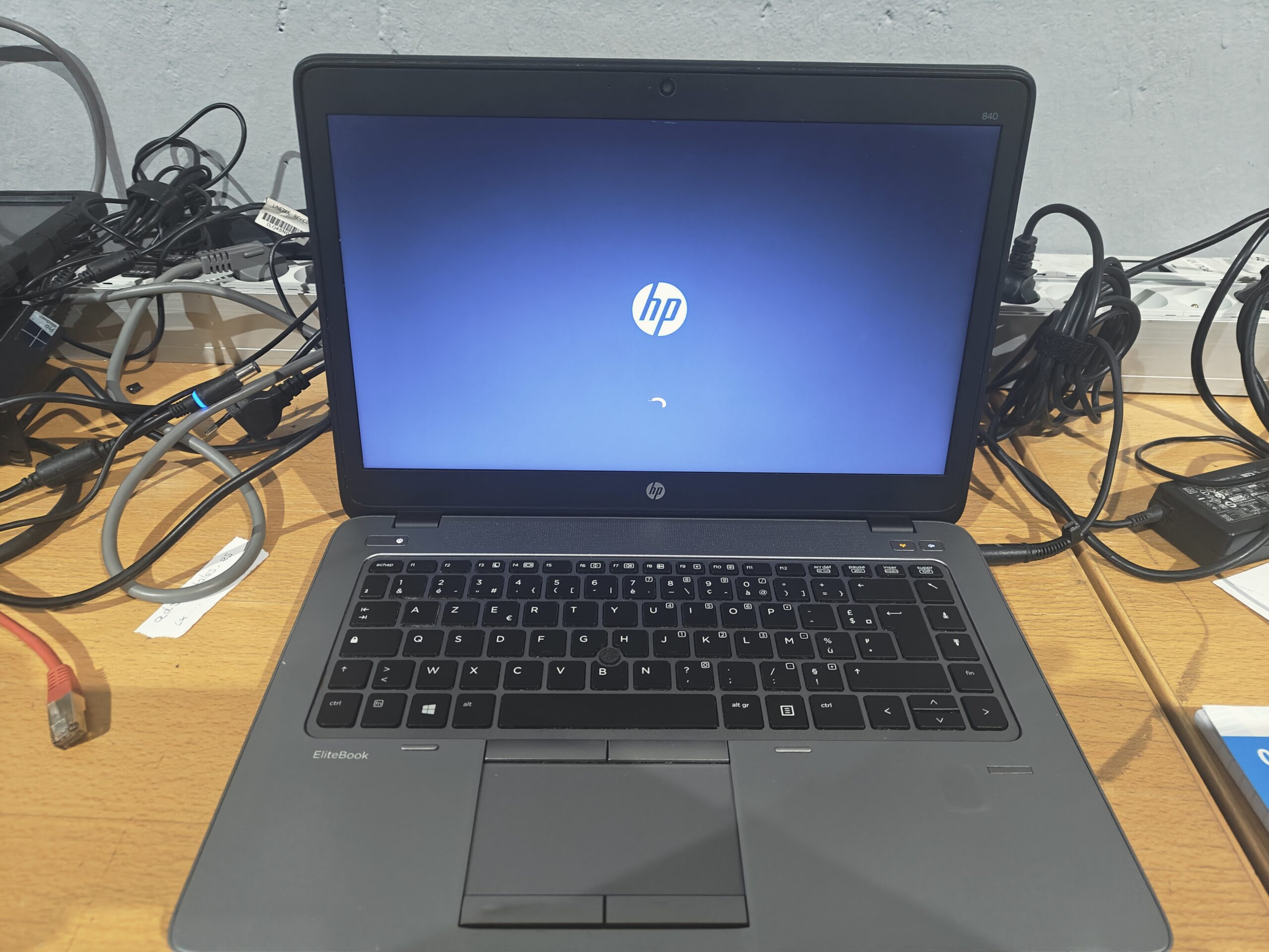 HP EliteBook 850 G3 | Intel Core i5 (6.ª Gen) | 8 GB RAM | 256 GB SSD – Image 5