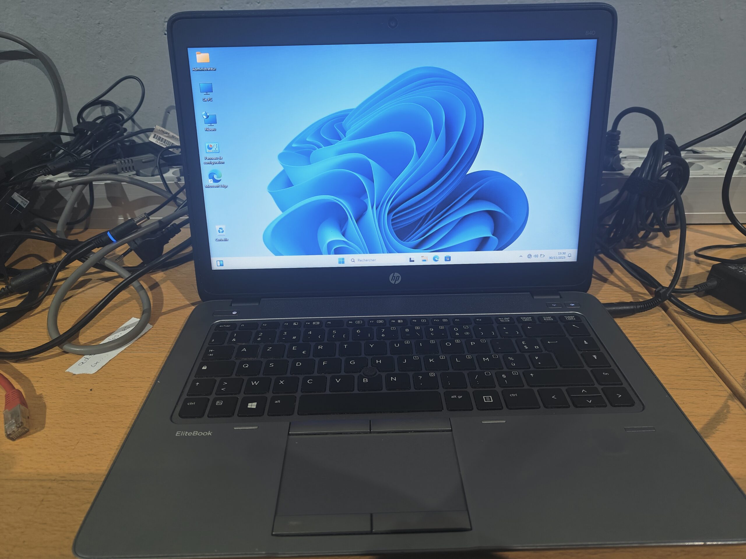 HP EliteBook 850 G3 | Intel Core i5 (6.ª Gen) | 8 GB RAM | 256 GB SSD – Image 4