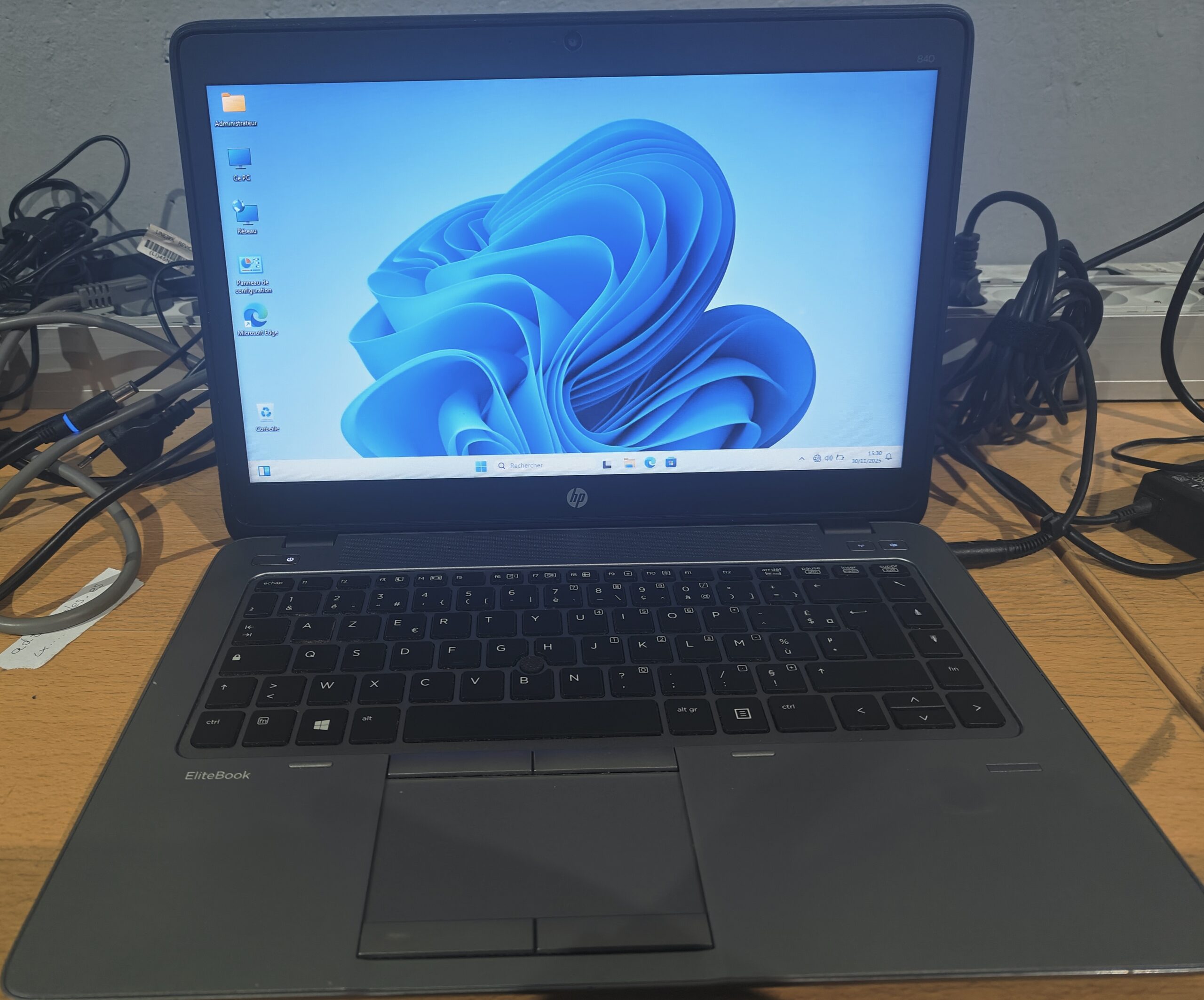 HP EliteBook 850 G3 | Intel Core i5 (6.ª Gen) | 8 GB RAM | 256 GB SSD – Image 6