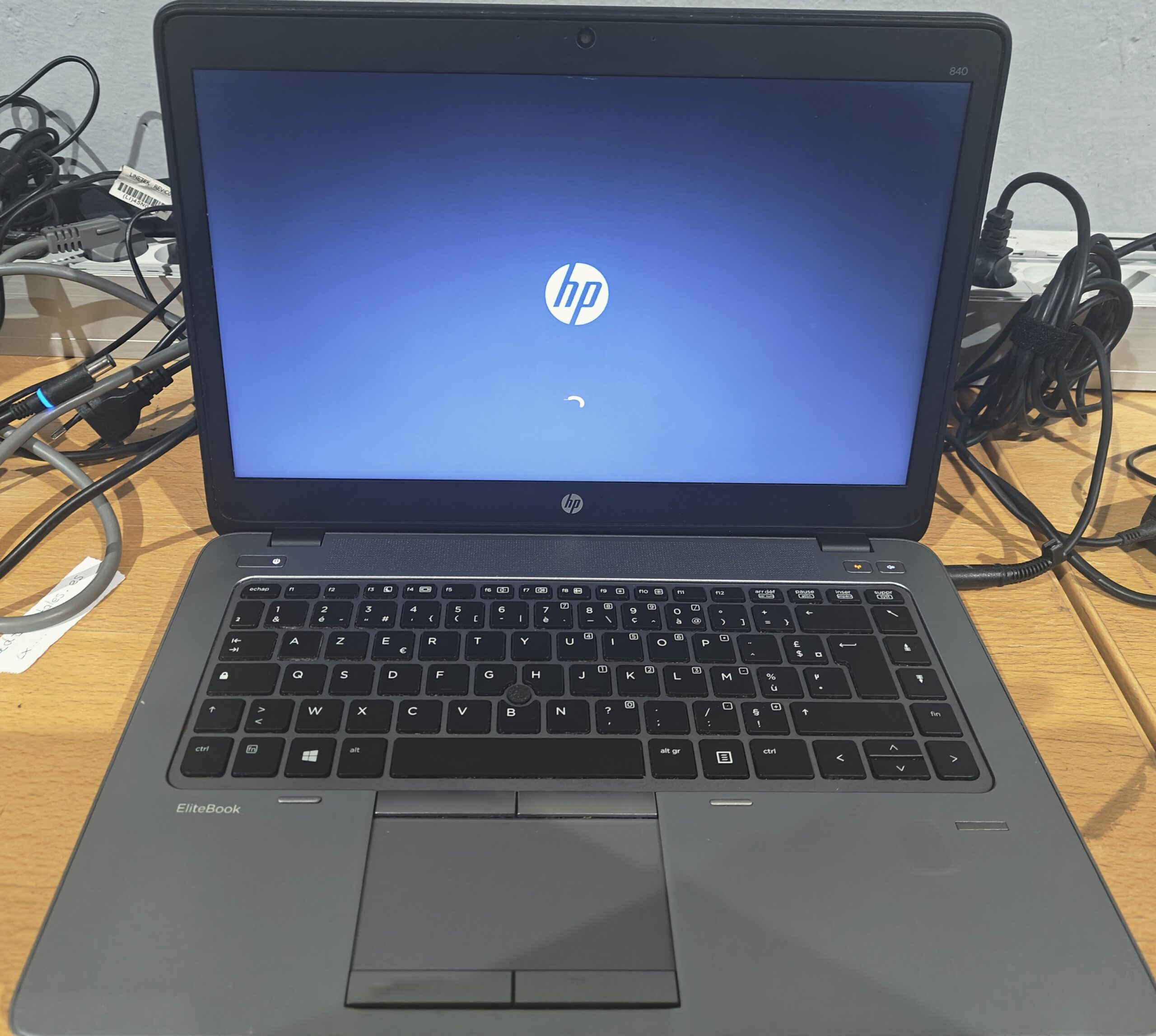 HP EliteBook 850 G3 | Intel Core i5 (6.ª Gen) | 8 GB RAM | 256 GB SSD – Image 3